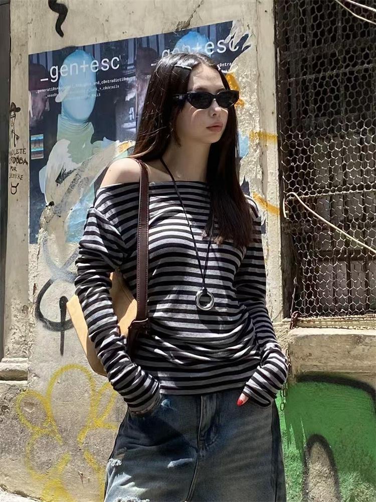 Winter Clothing Aesthetic - Aesthetic 2000s Women T-shirt Long Sleeve